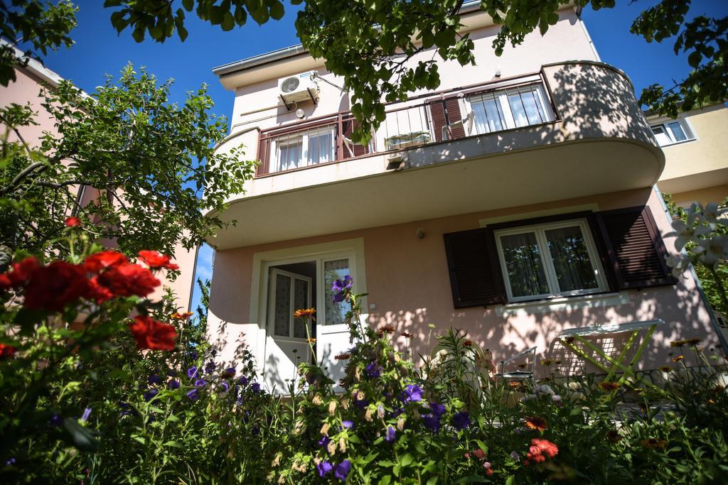 Apartments Vitkovic เซรส ภายนอก รูปภาพ